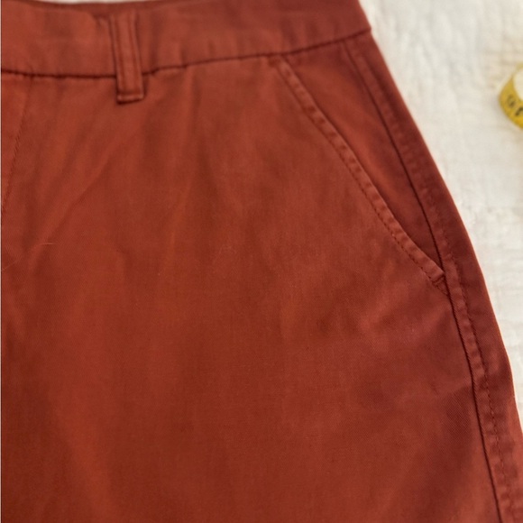 Anne Klein Jeans  - Chino Shorts in Antique Red/Rust Size 8 -NEW with tags - Picture 3 of 9